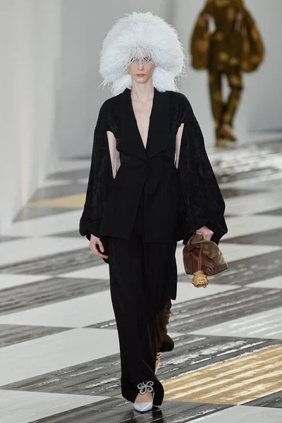 Look 47